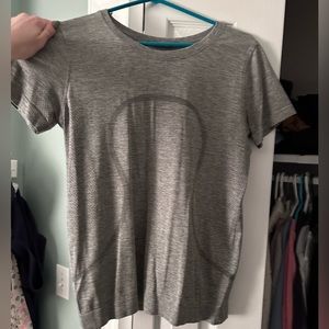 Lululemon short sleeve tee